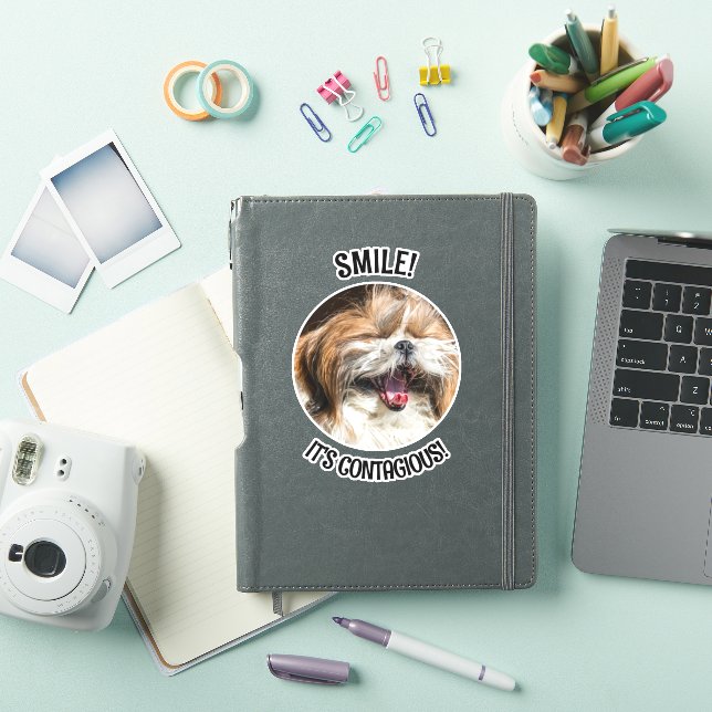 Sticker Shihtzu riant sourire c'est un texte de coutume co (Couverture iPad)