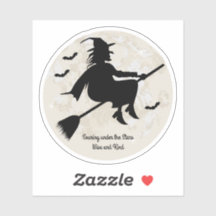 sorcière s'envole sous les étoiles