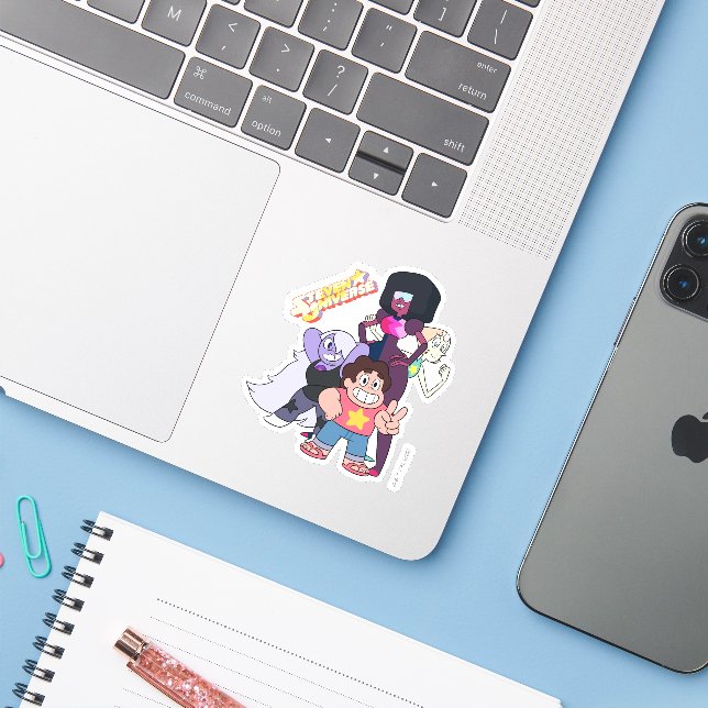 Sticker Steven Universe | Pose du groupe Crystal Gem (Ordinateur portable avec iPhone)