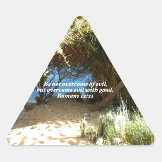 Sticker Triangulaire Citation d'amour des versets de la Bible disant Ro