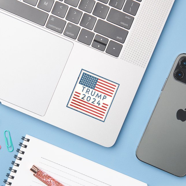 Sticker Trump 2024 (Ordinateur portable avec iPhone)