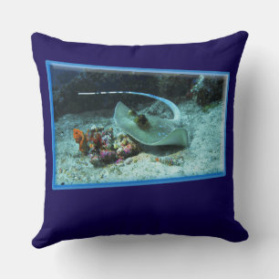 Stingray in motion - Photographic design    Throw Pillow