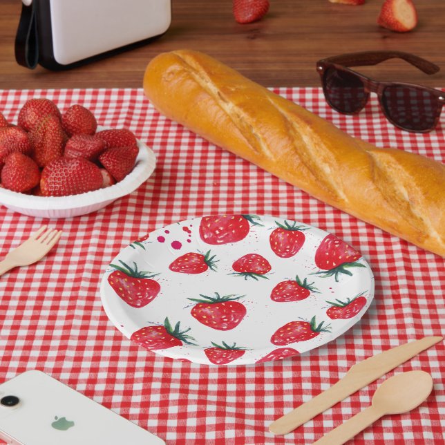 Strawberry Decor Paper Plates (Picnic)