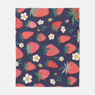 Strawberry Flowers & Fruits: Decorative Pattern Fleece Blanket