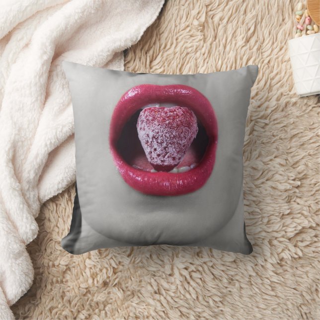 Strawberry lips throw pillow (Blanket)