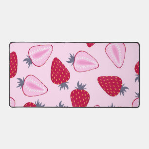 Strawberry pattern desk mat
