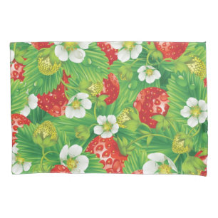 Strawberry pattern pillowcase