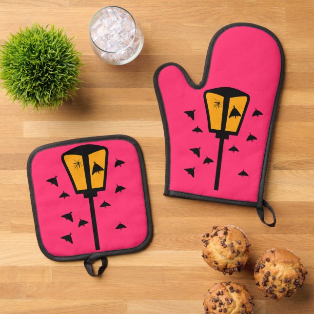 Street Light and Moths Oven Mitt & Pot Holder Set (Top Down)