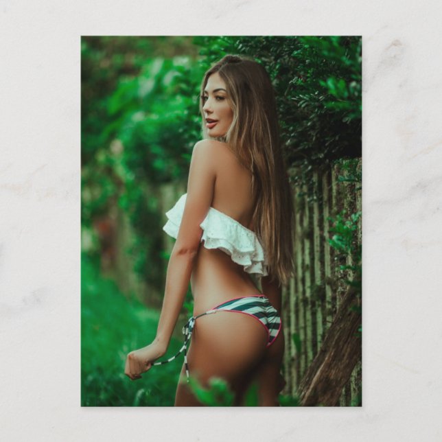 Stunning ! Bikini Babe photo Postcard (Front)