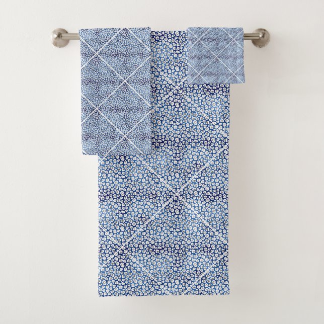 STUNNING LEOPARD BLUE WHITE TOWEL SET (Insitu)