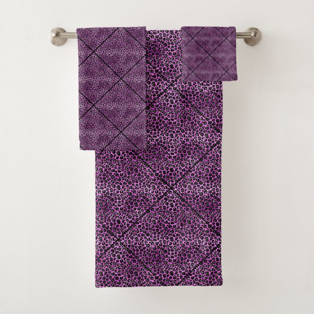 STUNNING LEOPARD PURPLE WHITE TOWEL SET (Insitu)