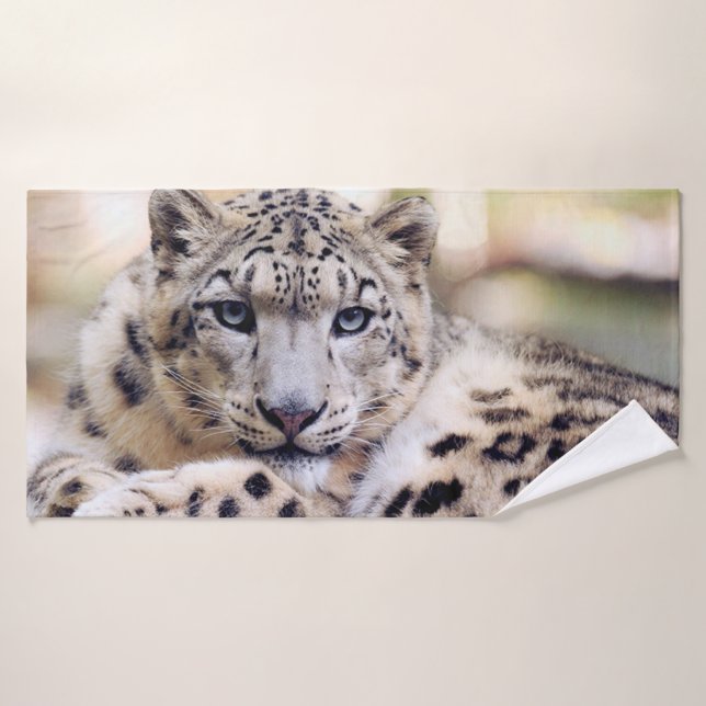 Stunning snow-leopard portrait bath towel (Bath Towel)