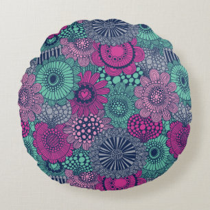 Stylish bright pattern of gorgeous flowers round pillow