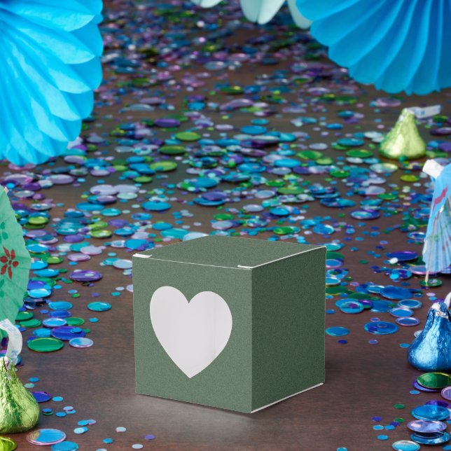 Stylish Green Pattern Luxury Party Treat Heart Favor Box (Party)