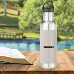 Stylish Minimalist Simple Elegant Custom Name 532 Ml Water Bottle<br><div class="desc">Made from stainless steel,  this trendy water bottle features an elegant,  minimalist design. Simply click 'Personalize' to add the name of your choice,  and it will appear on the centre of the design on a light oatmeal beige background. You will be able to preview the result before checking out.</div>