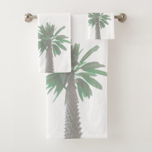 Stylized Palm Tree Pastel Green Tropical Bath Towel Set (Insitu)