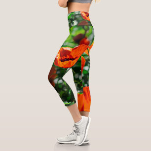 Stylized Red Poppy Flowers Garden Pattern Capri Leggings