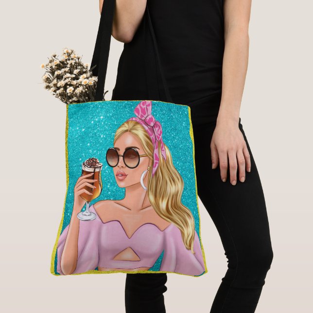 Summer Beauty Tote Bag (Close Up)