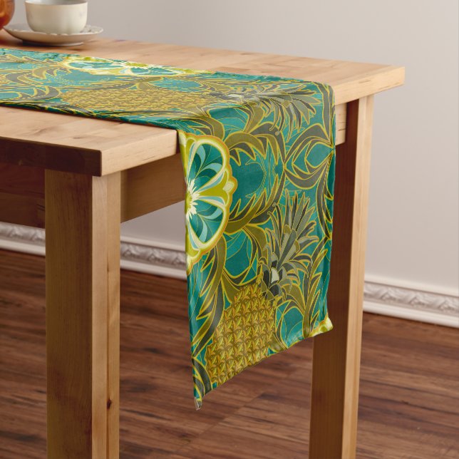Summer Breeze Pineapple Table Runner (In Situ)