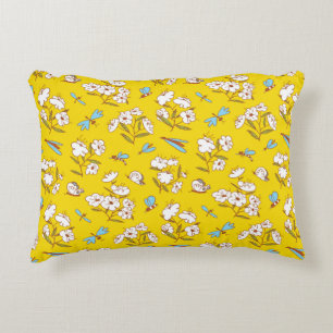 Summer seamless pattern with blossoming plants and accent pillow