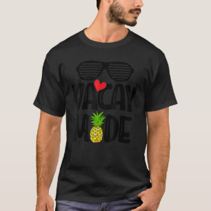summer sunglasses vacay mode cute pineapple graphi T-Shirt