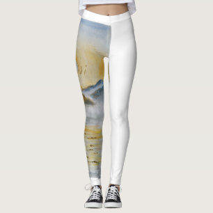 Summer Sunrise over Misty Mountains and Lake – Wat Leggings