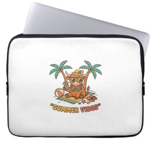 Summer Vibes Cute Highland Cow Beach Vacation Shir Laptop Sleeve