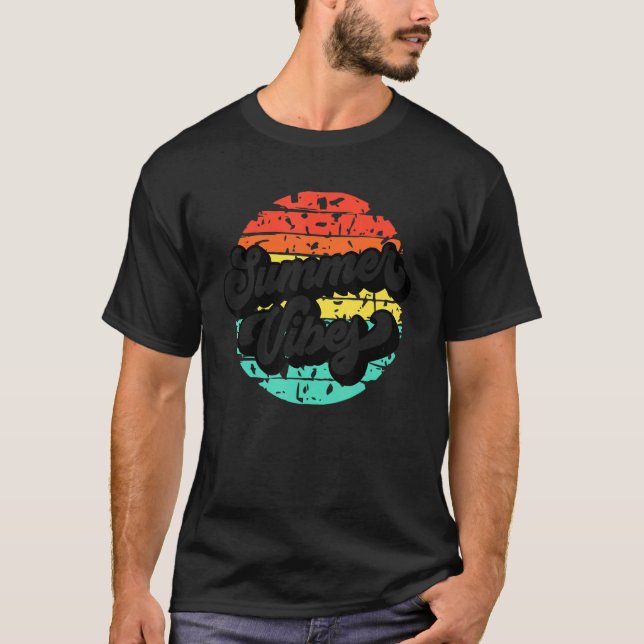Summer Vibes Family Friends Trip Vacay Mode Retro  T-Shirt (Front)