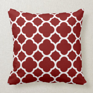 Sunburst red Quatrefoil Pattern Throw Pillow