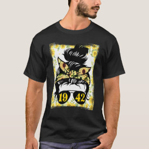 Sunflower Mom Born In 1942 Birthday Gardening Woma T-Shirt