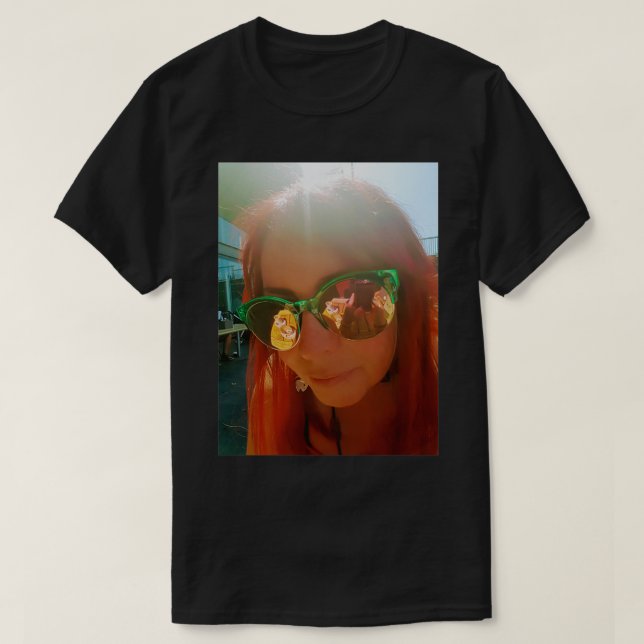 Sunglasses reflection T-Shirt (Design Front)