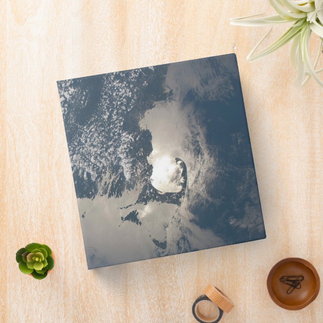 Sunglint On The Waters Of Earth. Binder (In Situ)