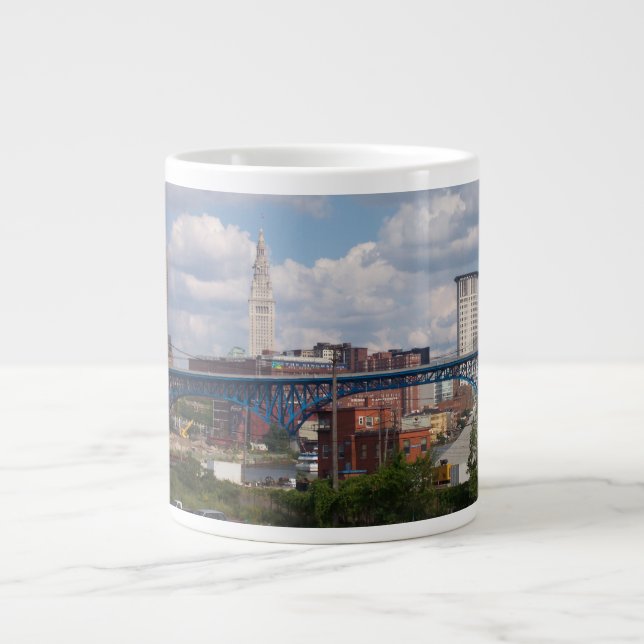 Sunny Cleveland Skyline Specialty Mug (Devant)