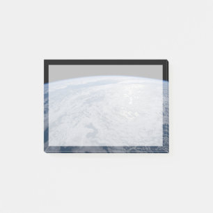 Sun's Glint Beaming On The South Pacific Ocean. Post-it Notes