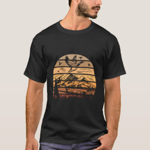 Suns Up Retro Duck Hunter Sunset Duck Hunting Seas T-Shirt