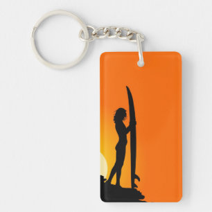 Sunset Surfer Girl avec planche de surf