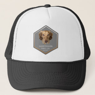 Superblonde sur un Casquette