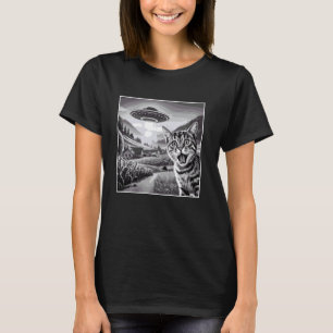 Surprised Cat Meets UFO Alien Science Fiction T-Shirt
