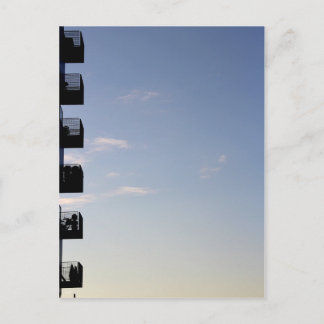 Suspendu, Nantes Postcard