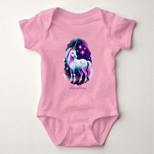 süßes Einhorn vor einem funkelnden Sternenhimmel Baby Bodysuit