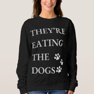 Sweatshirt Drôle ils mangent les chiens à Springfield