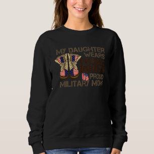 Sweatshirt Ma fille porte des bottes de combat fière maman mi