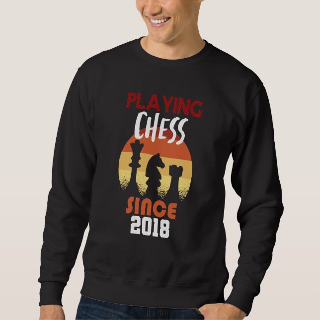 Sweatshirt Playing chess since 2018 (Devant)