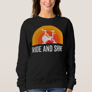 Sweatshirt Ride Et Briller À L'Intérieur De La Porte À Épingl