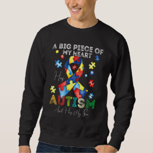 Sweatshirt Un Gros Morceau De Mon Coeur A L'Autisme Et C'Est