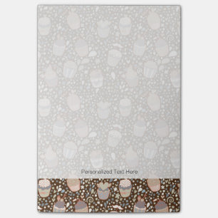 Sweet pattern made of tasty cupcakes post-it notes