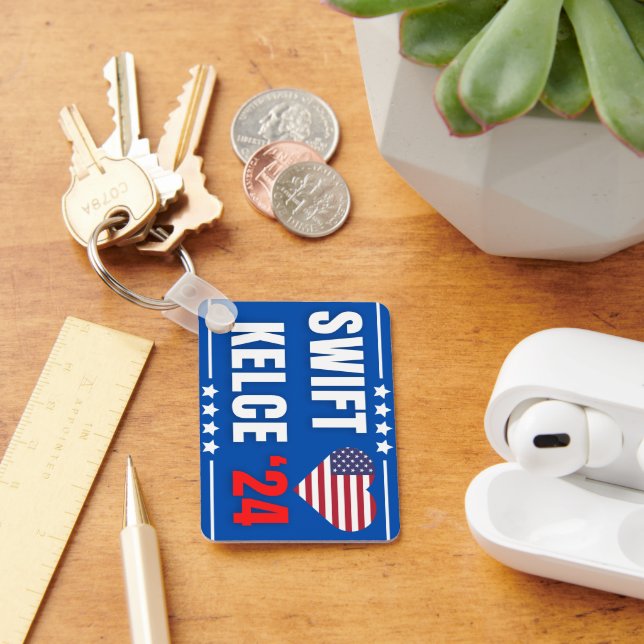 Swift Kelce 24 Heart Keychain (Desk)
