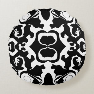 Swirling Pattern in Black and White Round Pillow
