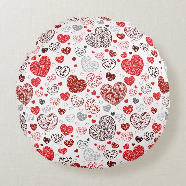 Swirling Red Decorative Heart Pattern Round Pillow (Front)