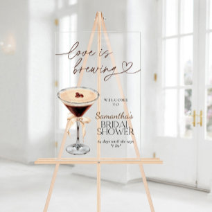 Symbole Espresso Martini Love est en train de bras